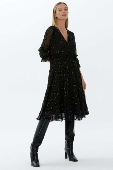 Beli Lastikli Kruvaze Yaka Flok Kadife Elbise