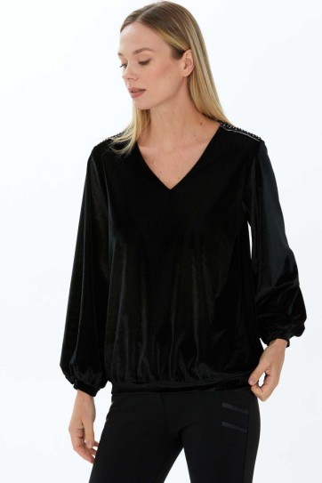 V Yaka Omuzları Aksesuarlı İnce Kadife Bluz