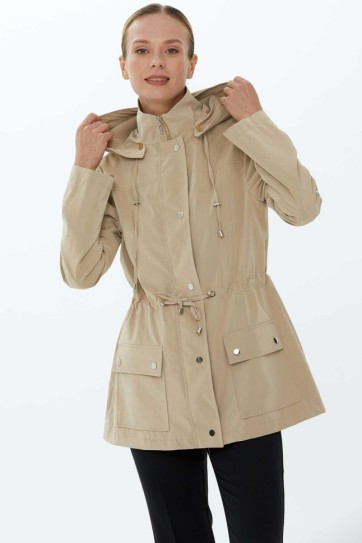 Beli Büzgülü Dik Yaka Mat Görünümlü Trençkot