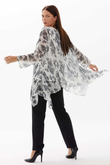 Büyük Beden Yanları Dökümlü Emprime Bluz