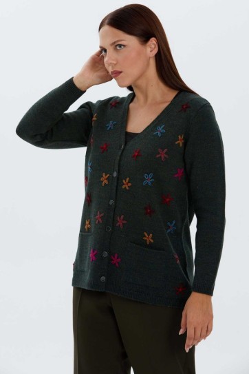 Büyük Beden Çiçek Nakıışlı Triko Hırka