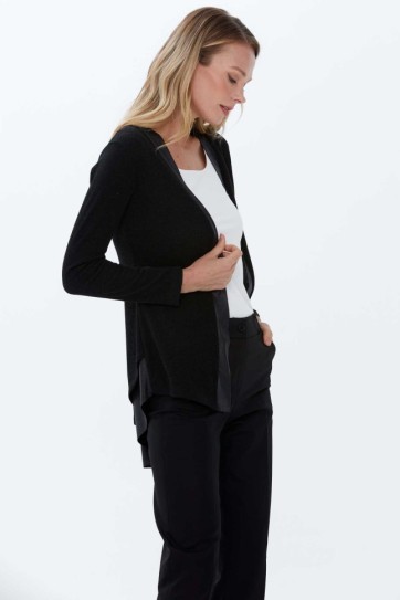 Deri Kombinli Arkası Hafif Volanlı Hırka