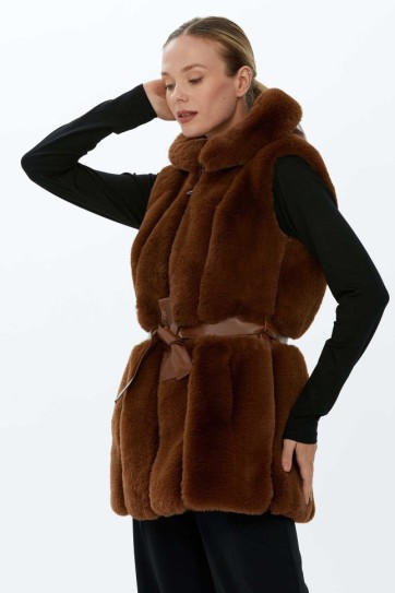 Beli Deri Kombinli Kapüşonlu Kürk Yelek