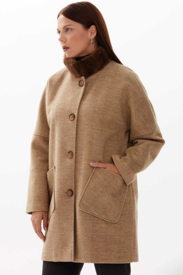 Büyük Beden Yakası Kürklü Eğik Cep Kaban