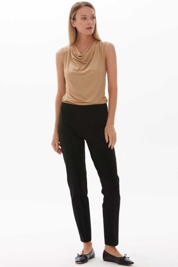 Önü Nervürlü Boru Paça Pantolon