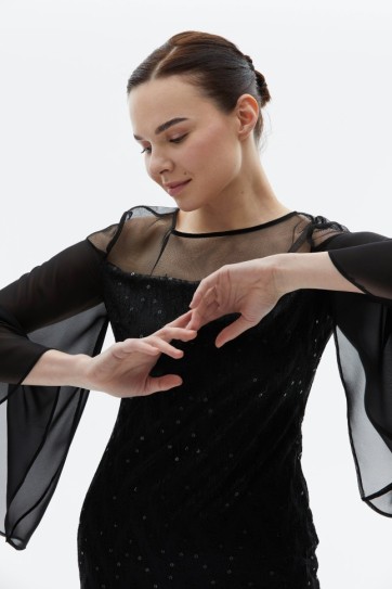 Kolu Şifon Dökümlü Üstü Tül Payetli Elbise