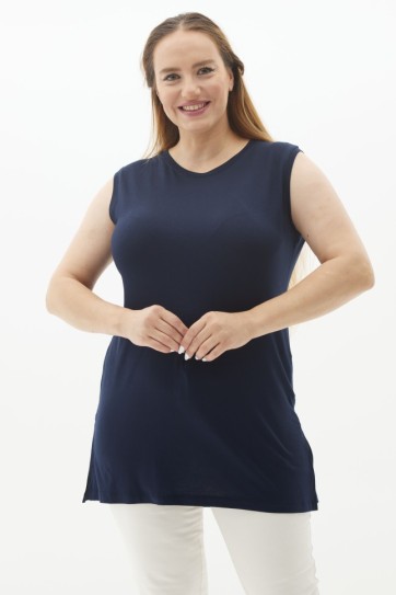 Büyük Beden  Kolsuz Yanı Yırtmaçlı Penye Bluz