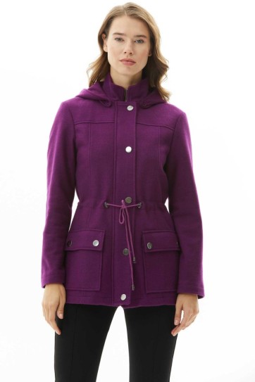 Beli Büzgülü Kapüşonlu Çıtçıtlı Kaban