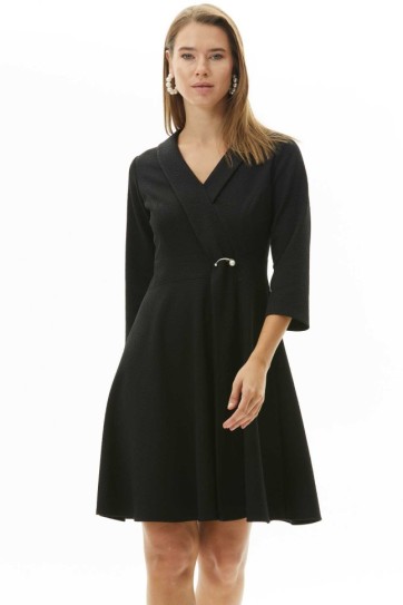 Şal Yaka Belden Aksesuarlı Elbise