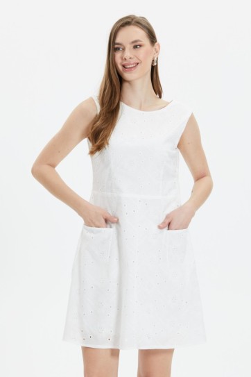 Önü Cepli Arkası Plikaşe Brode Elbise