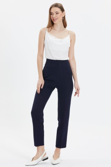 Çift Pensli Cepsiz Pantolon