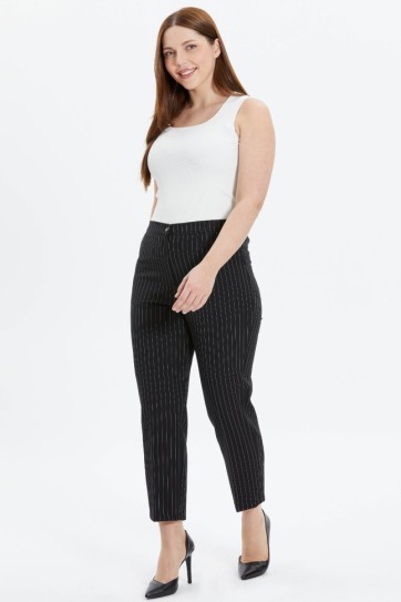 Büyük Beden Beli Lastikli Çizgili Boru Paça Pantolon