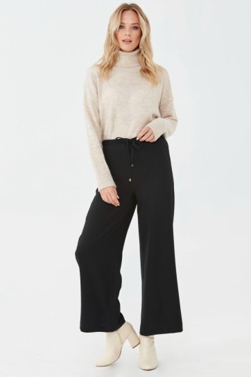 Beli Bağcıklı Bol Paça Pantolon