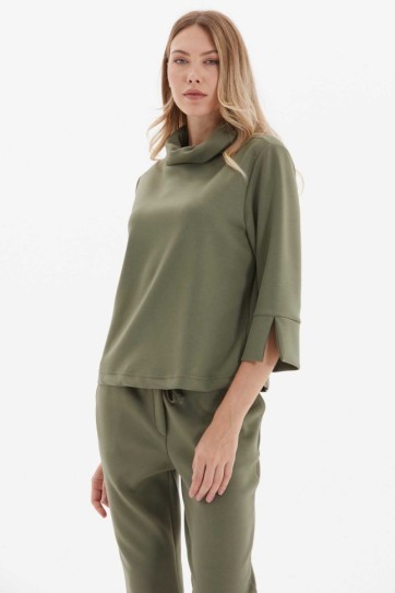 Degaje Yaka Kolu Yırtmaçlı Bluz