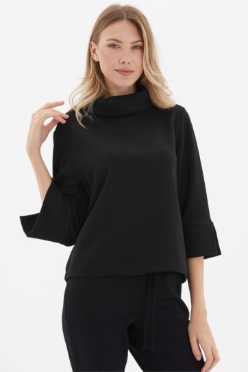 Degaje Yaka Kolu Yırtmaçlı Bluz