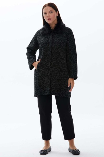 Büyük Beden Yakası Kürklü Desenli Triko Hırka