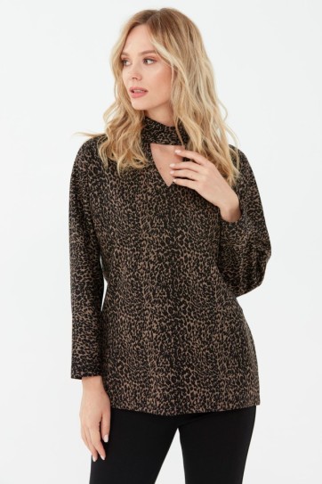 Açık V Yaka Balıkçı Leopar Bluz