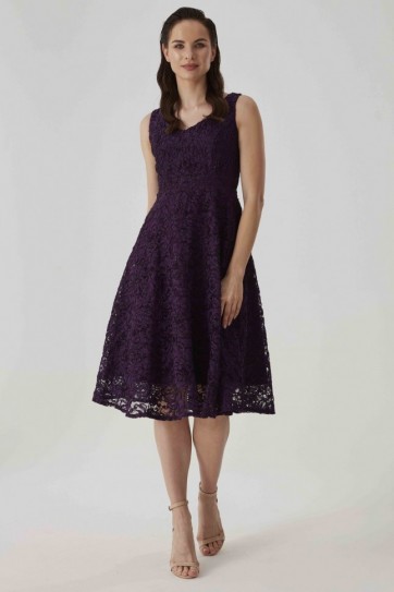 V YK.SİMLİ DANTELLİ ELBİSE