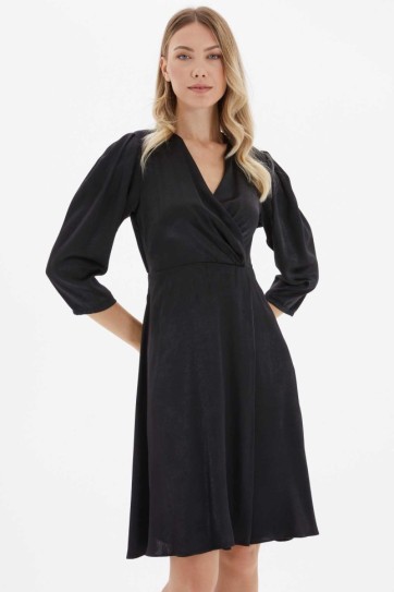 Kruvaze Omuzları Pileli Anvelop Elbise