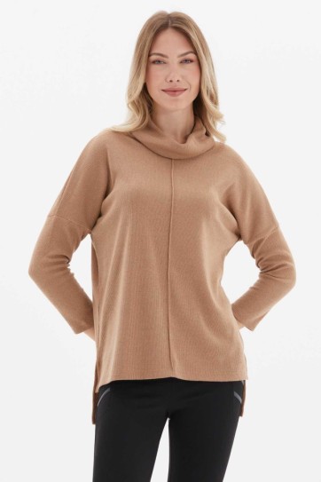 Önü Nervürlü Degaje Yaka Triko Bluz