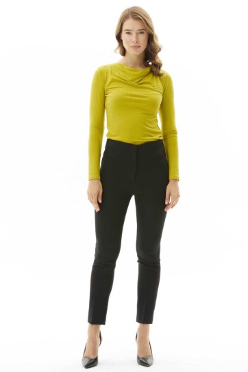 Geniş Korsajlı Dar Paça Pantolon