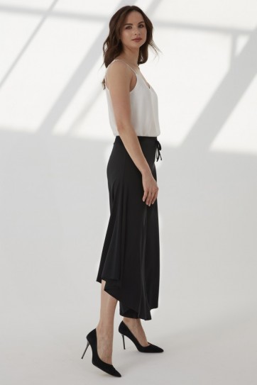 YANLARI ASİMETRİK PANTOLON