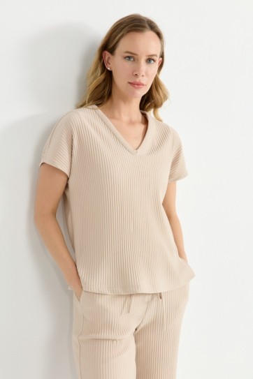 V Yaka Düşük Kol Kendinden Plise Bluz
