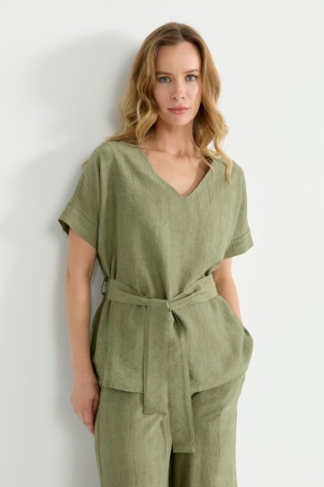 Kendinden Desenli V Yaka Düşük Kol Bağlamalı Bluz