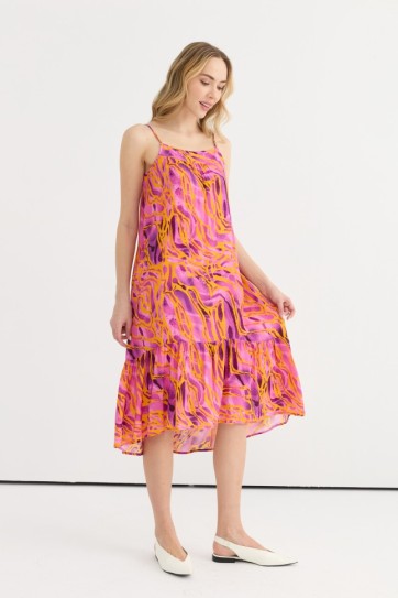 Arkası Uzun Etek Ucu Büzgülü Emprime Elbise