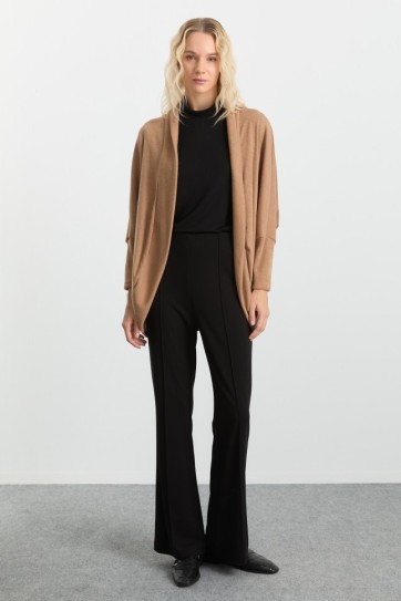 Yakası Katlamalı Düşük Kol Triko Hırka