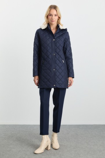 Kapüşon İçi Kürklü Cebi Fermuarlı Kapitone Mont