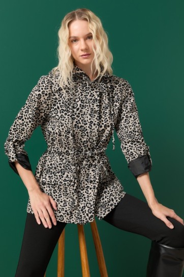 Beli Büzgülü Kapüşonlu Leopar Desen Trençkot