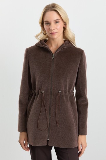 Kendinden Kapüşonlu Beli Lastik Büzgülü Kaban