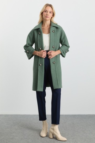 Mostrası Dönen Düğmeli Kaban