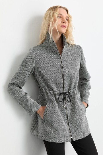 Önü Fermuarlı Beli Büzgülü Armürlü Kaban