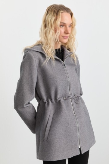 Kendinden Kapüşonlu Beli Lastik Büzgülü Kaban