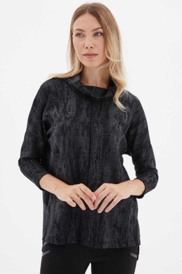 Degaje Yaka Önü Dikişli Triko Bluz