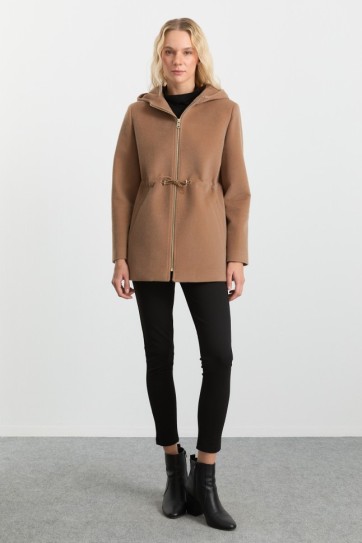 Kendinden Kapüşonlu Beli Lastik Büzgülü Kaban