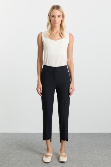 Paçası Fermuarlı Arkası Uzun Pantolon