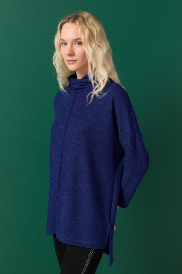 Önü Nervürlü Degaje Yaka Triko Bluz