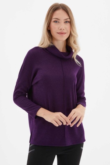 Önü Nervürlü Degaje Yaka Triko Bluz