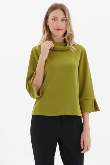 Degaje Yaka Kolu Yırtmaçlı Bluz