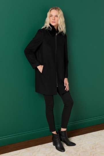 Önü Fermuarlı Yakası Kürklü Kaban