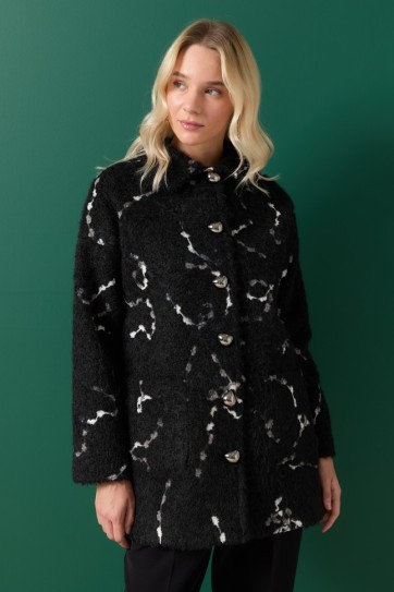 Şömizye Yaka Kendinden Desen Dıştan Cep Kaban