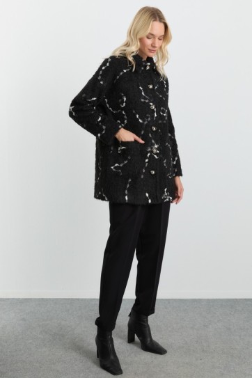 Şömizye Yaka Kendinden Desen Dıştan Cep Kaban