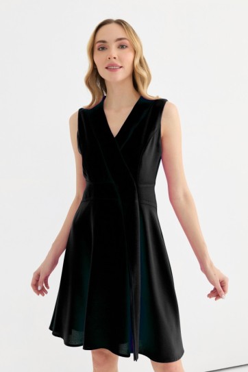 V Yaka Önden Parçalı Elbise