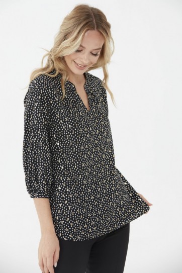 Yakası Plili Emprime Bluz