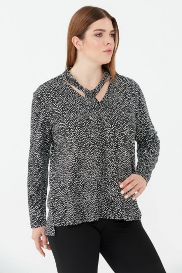 Büyük Beden Yakası Bağlamalı Emprime Bluz