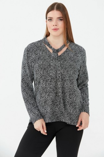 Büyük Beden Yakası Bağlamalı Emprime Bluz