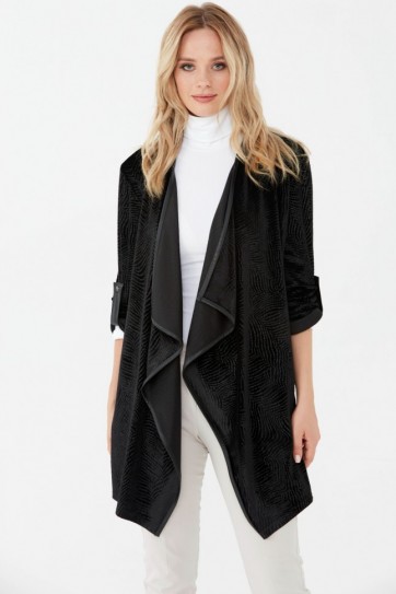 Önü Dökümlü Desenli Kadife Hırka